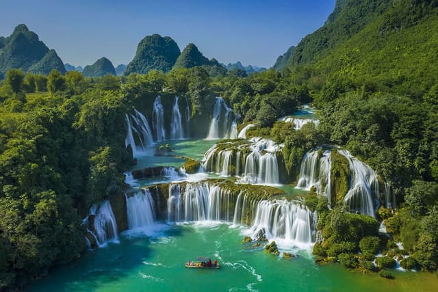 Ha Giang - Cao Bang 4 Days 3 Nights