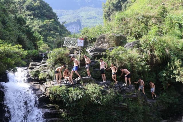 Cat Ba - Ha Giang 6 Days 5 Nights