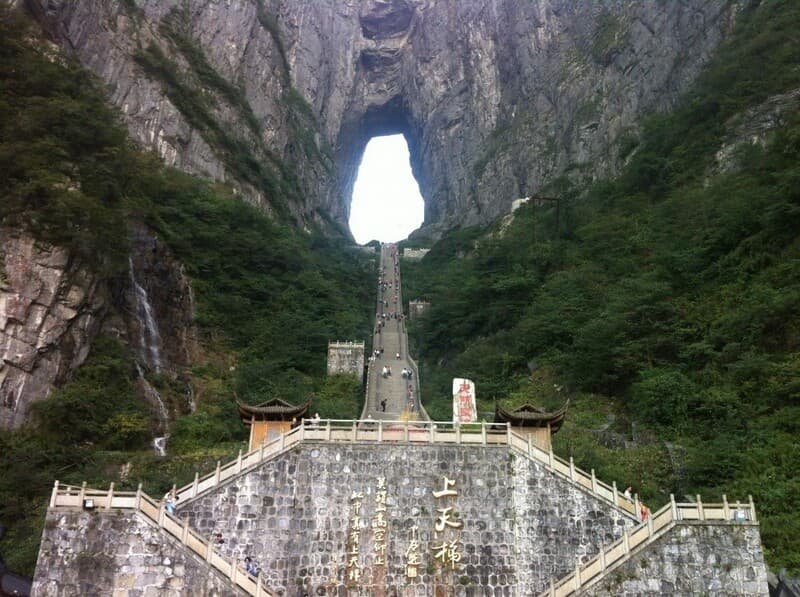 Quan Ba Heaven Gate – The Iconic Gateway to Ha Giang’s Stone Plateau
