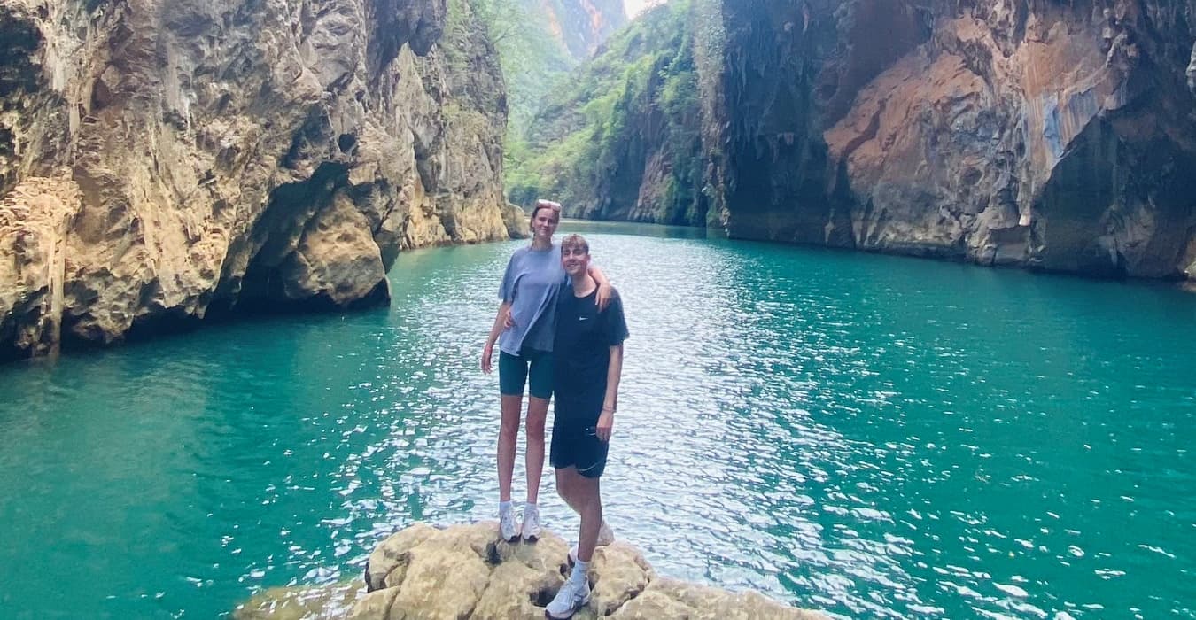 Boating Tour on Nho Que River – A Scenic Adventure in Ha Giang Loop