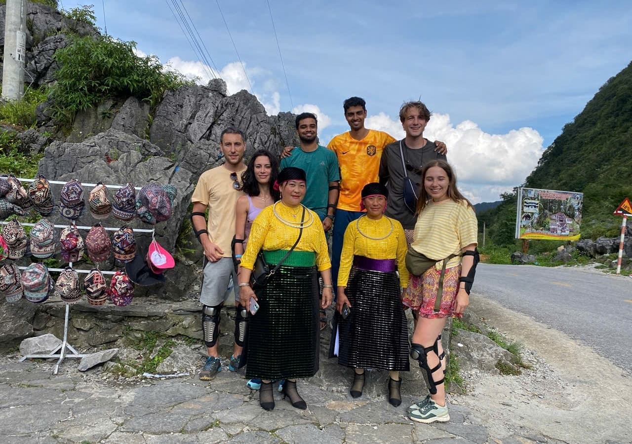 Handicrafts & Traditional Markets in Ha Giang – Authentic Souvenirs